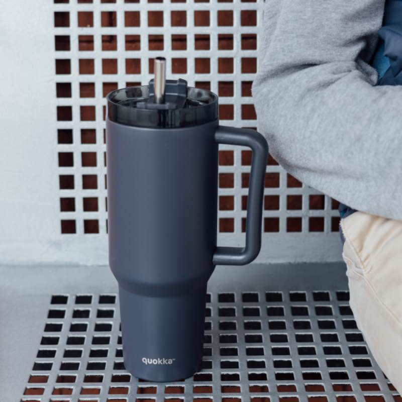 Quokka Stream - Stainless Steel Thermal Mug 1200 ml with Straw (Black) Image 3