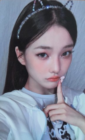 Iroha ILLIT Weverse POB Photocard Album bomb Official Kpop Studio Choom