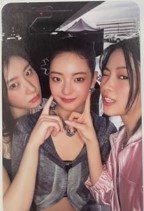 Itzy Gold Official Photocard